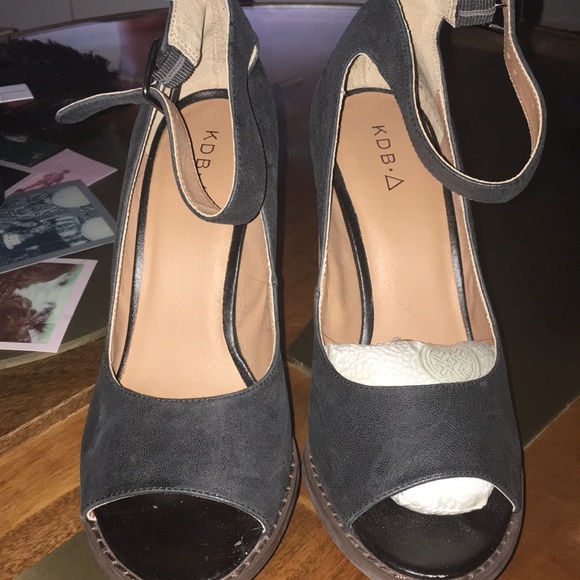 KDB open Toe heels - Picture 2 of 3